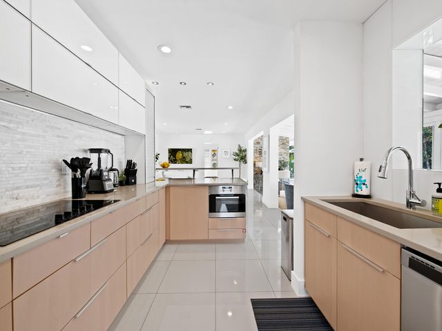 1913 N VICTORIA PARK Road, Fort Lauderdale, FL 33305