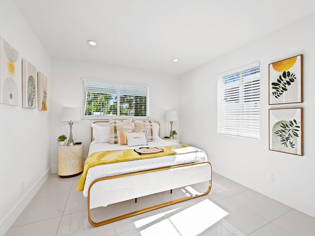 1913 N VICTORIA PARK Road, Fort Lauderdale, FL 33305