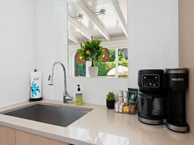 1913 N VICTORIA PARK Road, Fort Lauderdale, FL 33305