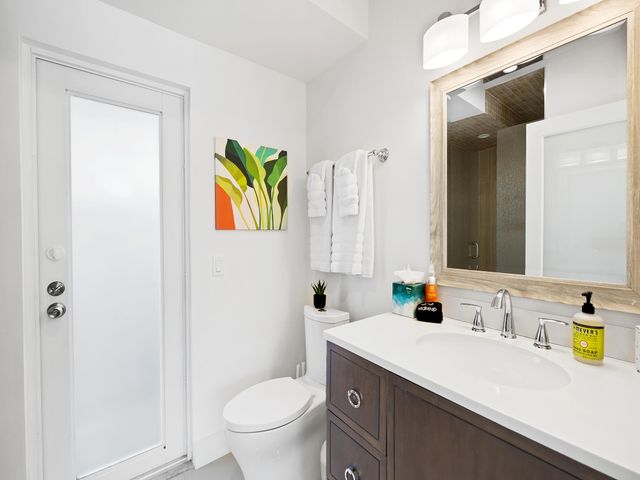 1913 N VICTORIA PARK Road, Fort Lauderdale, FL 33305