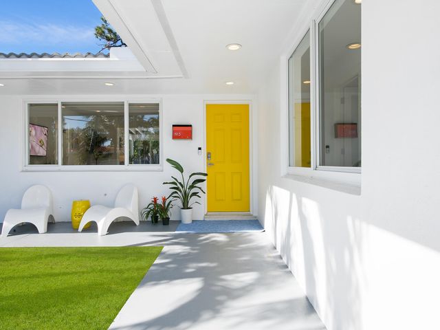 1913 N VICTORIA PARK Road, Fort Lauderdale, FL 33305