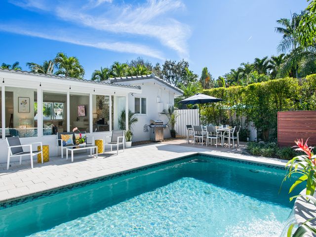 1913 N VICTORIA PARK Road, Fort Lauderdale, FL 33305