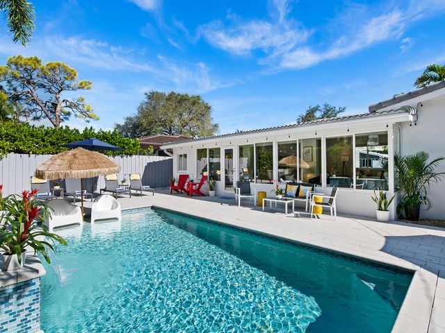 1913 N VICTORIA PARK Road, Fort Lauderdale, FL 33305