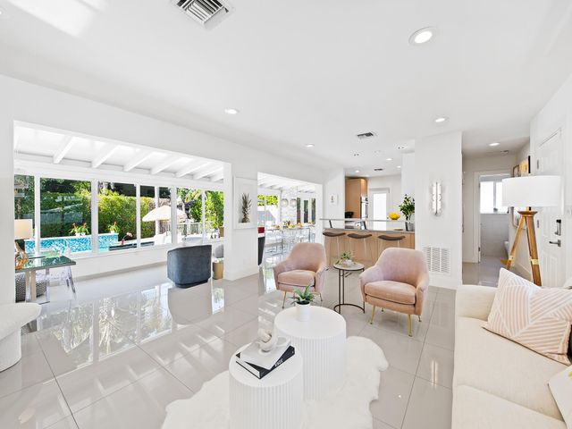 1913 N VICTORIA PARK Road, Fort Lauderdale, FL 33305