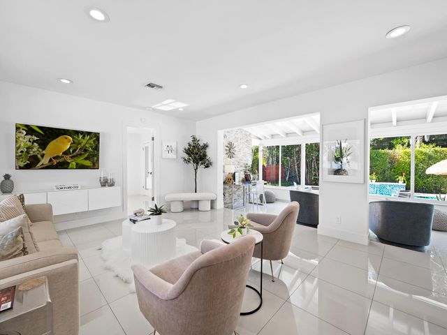 1913 N VICTORIA PARK Road, Fort Lauderdale, FL 33305