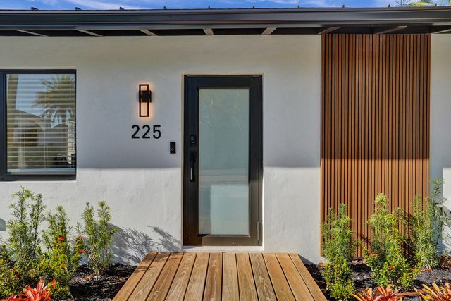 225 NE 10th Street, Delray Beach, FL 33444
