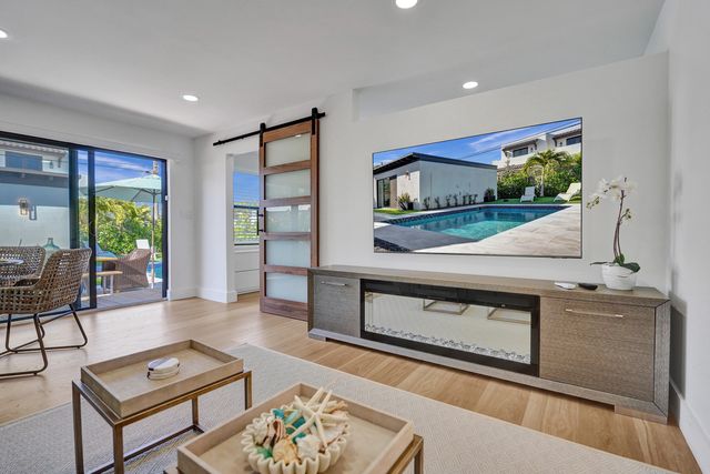 225 NE 10th Street, Delray Beach, FL 33444