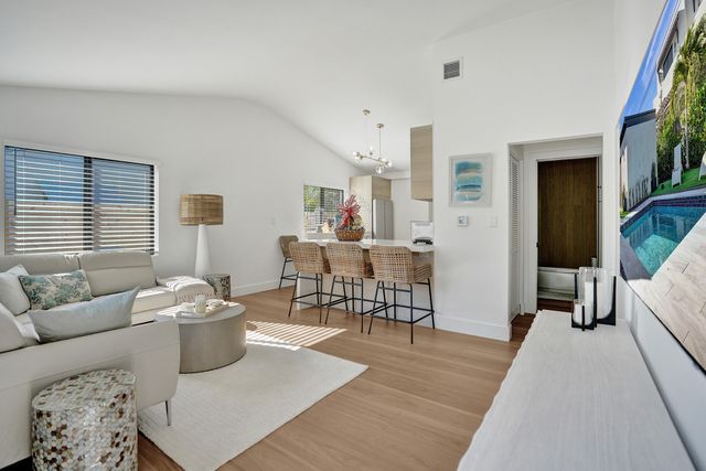 225 NE 10th Street, Delray Beach, FL 33444