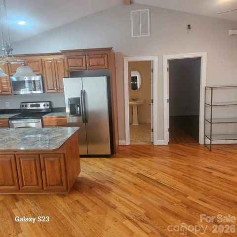 2119 Lakeview Lane, Charlotte, NC 28214