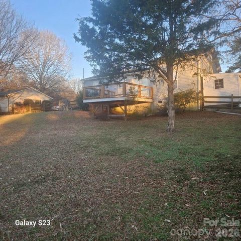 2119 Lakeview Lane, Charlotte, NC 28214