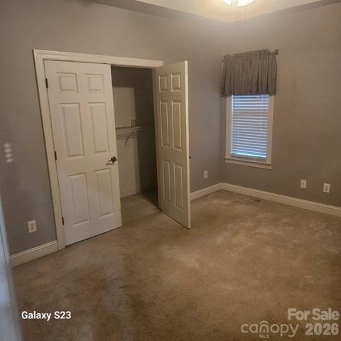 2119 Lakeview Lane, Charlotte, NC 28214