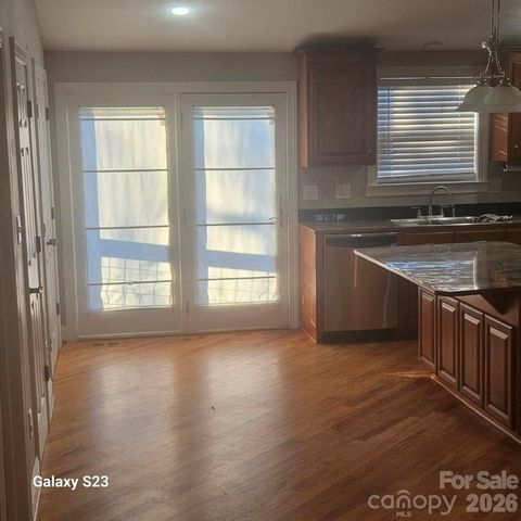 2119 Lakeview Lane, Charlotte, NC 28214