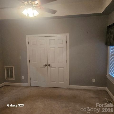 2119 Lakeview Lane, Charlotte, NC 28214