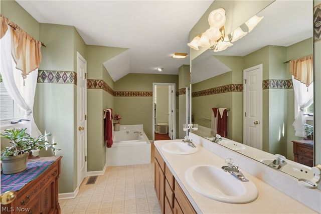 1295 Shady Lakes Drive, Kent, OH 44240