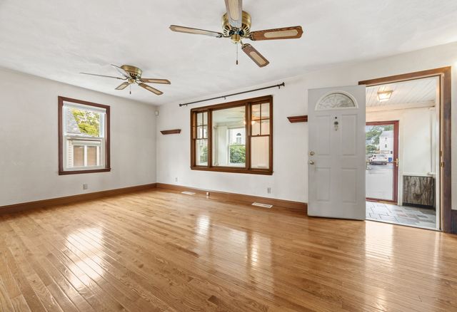 61 Edgemont Rd, Braintree, MA 02184