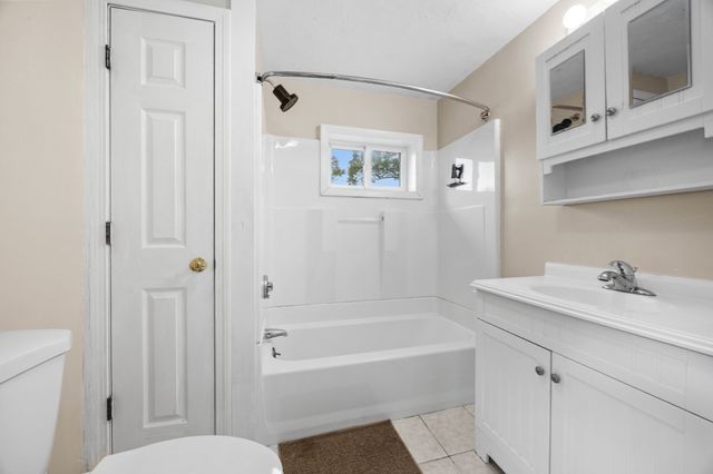 61 Edgemont Rd, Braintree, MA 02184