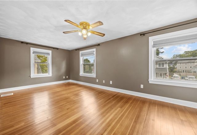 61 Edgemont Rd, Braintree, MA 02184