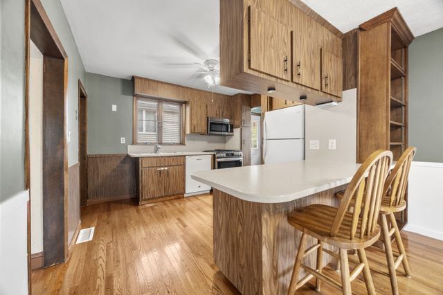 61 Edgemont Rd, Braintree, MA 02184