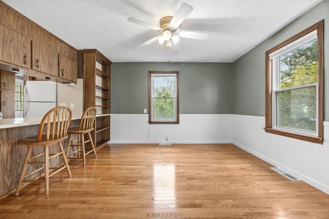 61 Edgemont Rd, Braintree, MA 02184
