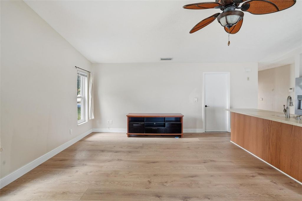 Image 12 of property listing at 5425 PENTAIL CIRCLE, Tampa, FL 33625