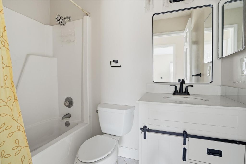 Image 15 of property listing at 5425 PENTAIL CIRCLE, Tampa, FL 33625