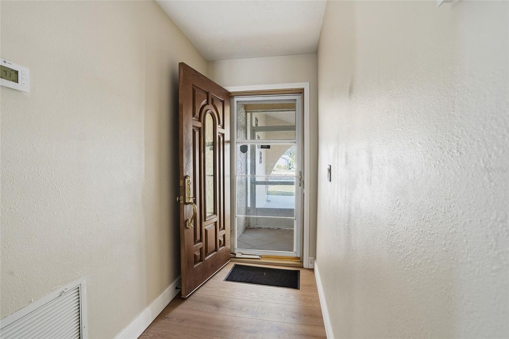 Image 5 of property listing at 5425 PENTAIL CIRCLE, Tampa, FL 33625