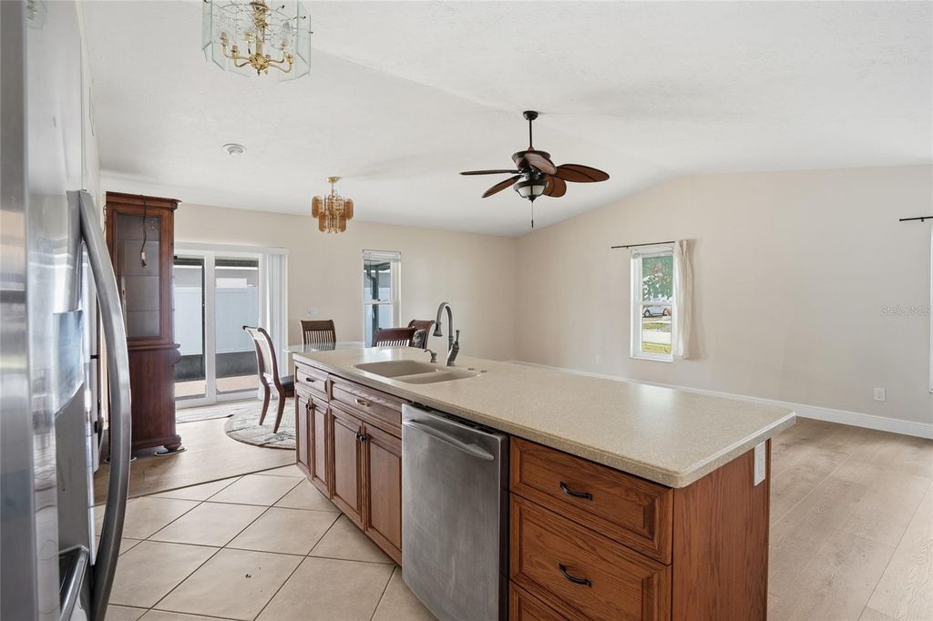 Image 6 of property listing at 5425 PENTAIL CIRCLE, Tampa, FL 33625