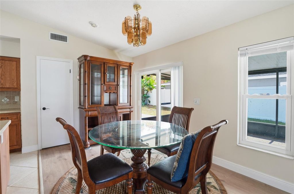 Image 9 of property listing at 5425 PENTAIL CIRCLE, Tampa, FL 33625