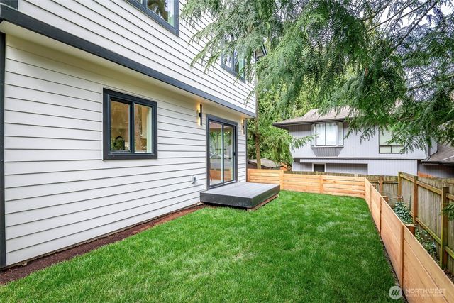 12646 NE 80th Street, Kirkland, WA 98033