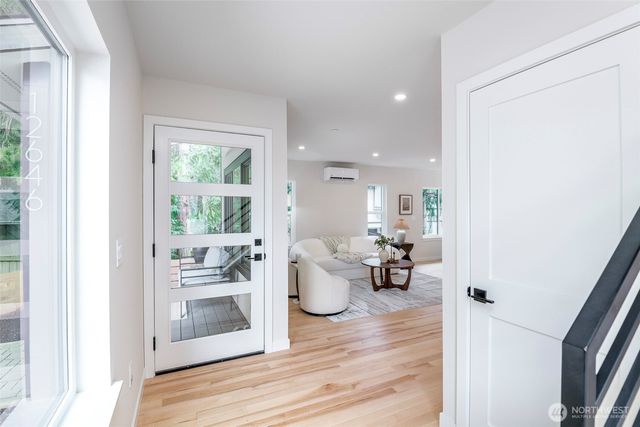 12646 NE 80th Street, Kirkland, WA 98033