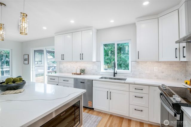 12646 NE 80th Street, Kirkland, WA 98033