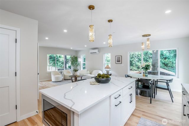 12646 NE 80th Street, Kirkland, WA 98033