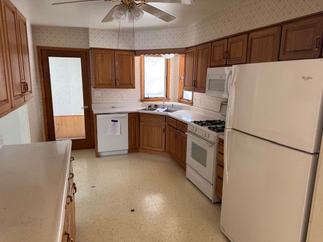 5462 Tucson Drive, Waterloo, IA 50702