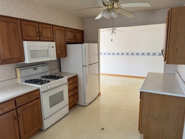 5462 Tucson Drive, Waterloo, IA 50702