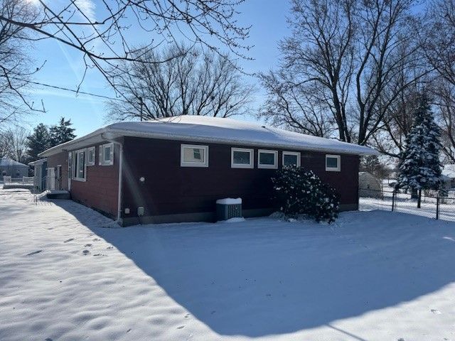 5462 Tucson Drive, Waterloo, IA 50702