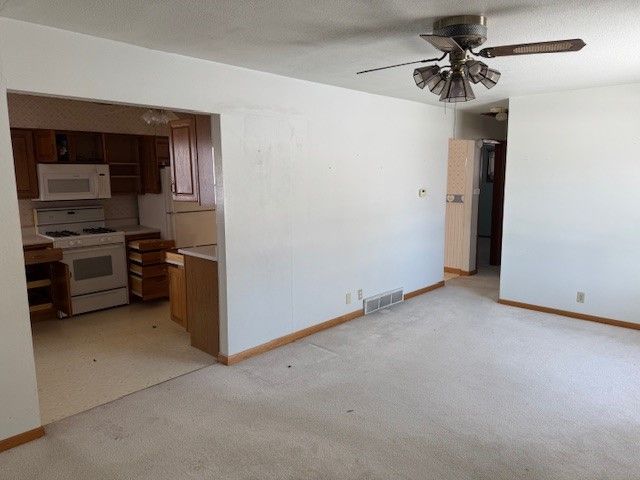 5462 Tucson Drive, Waterloo, IA 50702