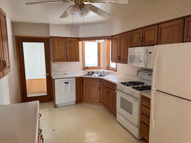 5462 Tucson Drive, Waterloo, IA 50702