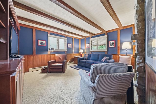 534 E Forest Avenue, Wheaton, IL 60187
