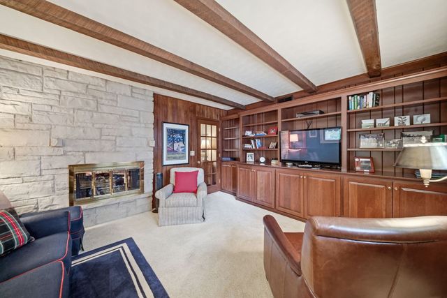 534 E Forest Avenue, Wheaton, IL 60187