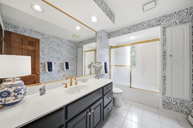 534 E Forest Avenue, Wheaton, IL 60187
