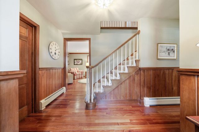 534 E Forest Avenue, Wheaton, IL 60187