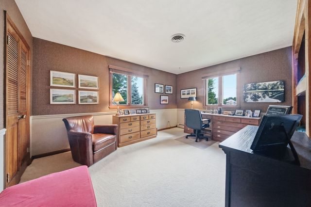 534 E Forest Avenue, Wheaton, IL 60187