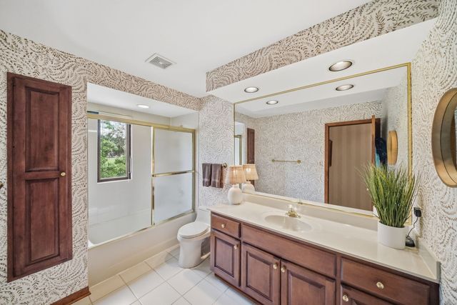 534 E Forest Avenue, Wheaton, IL 60187