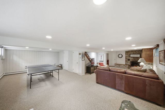 534 E Forest Avenue, Wheaton, IL 60187