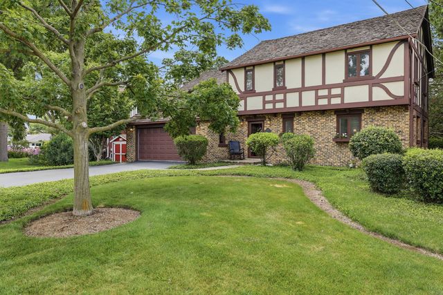 534 E Forest Avenue, Wheaton, IL 60187