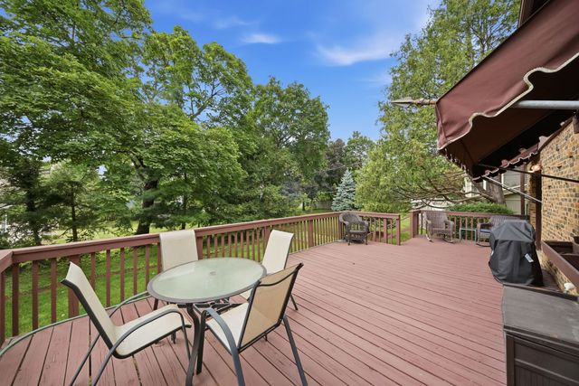 534 E Forest Avenue, Wheaton, IL 60187
