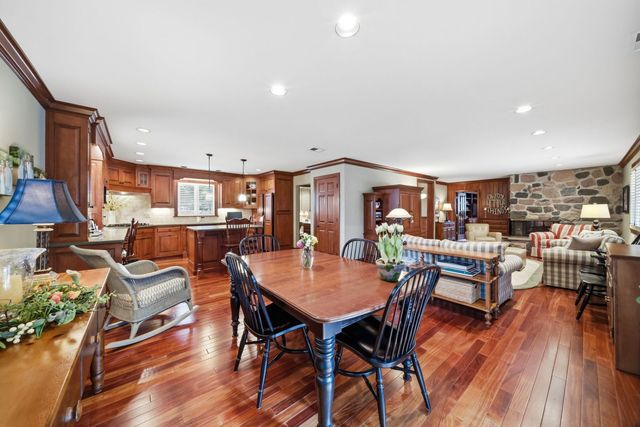 534 E Forest Avenue, Wheaton, IL 60187