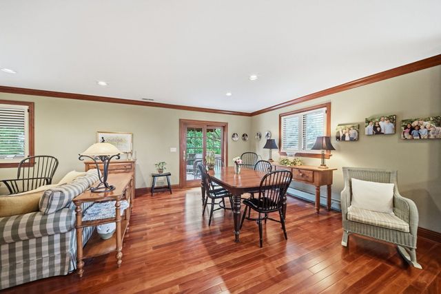 534 E Forest Avenue, Wheaton, IL 60187