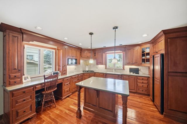 534 E Forest Avenue, Wheaton, IL 60187