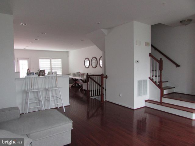 7906 ERINVALE LN, Seven Valleys, PA 17360